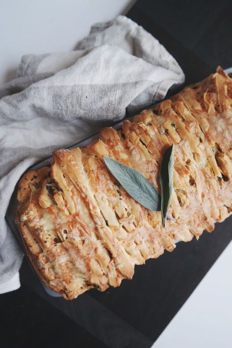 thanksgiving [and brown butter, sage + cheddar pull-apart bread] — all the little things Brown Butter Sage Pull Apart Bread, Thanksgiving Healthy, Brown Butter Sage, Savory Breads, Yeast Breads, Savory Bread, Pull Apart Bread, Delicious Pumpkin, Thanksgiving Holiday