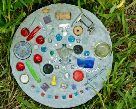 Stepping Stones Kids, Concrete Step, Bag Of Cement, Step Stones, Mosaic Stepping Stones, Garden Stepping Stones, Natural Playground, Stones Diy, Concrete Crafts