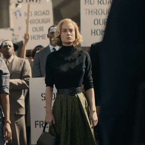 50s 60s Aesthetic, Lessons In Chemistry, Green Fitted Dress, Pencil Skirt Outfits, Out Of The Closet, Mary Shelley, Stylish Work Attire, Brie Larson, 50s Fashion