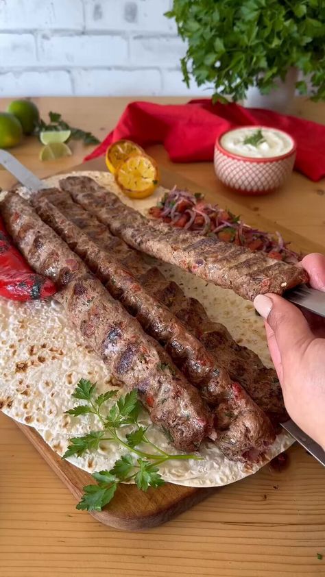 Turkish Kebab, The Best Air Fryer, Doner Kebab, Best Air Fryer, Kabob Recipes, Kebab Recipes, Cookout Food, Healthier Recipes, Baked Chicken Thighs