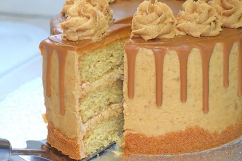 Biscoff Cream, Biscoff Buttercream, Brown Sugar Pound Cake, Biscoff Cake, American Buttercream, Home Bakery Business, Biscoff Spread, Cream Cheese Pound Cake, Lotus Biscoff