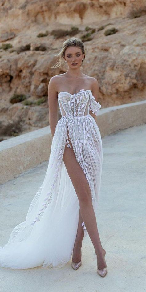 Wedding Dress Sheath, Sweetheart Neckline Wedding Dress, Neckline Wedding Dress, Wedding Dresses Sweetheart Neckline, Wedding Dress Ideas, Decoration Flowers, Flowers Decoration, Sweetheart Wedding Dress, Strapless Neckline