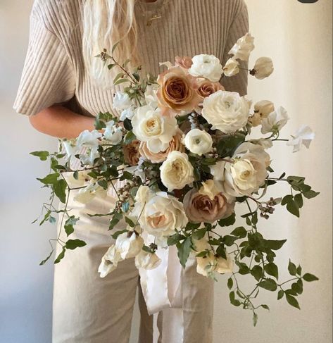 Earth Tone Wedding, Taupe Wedding, Neutral Wedding Flowers, Bridal Bouquet Fall, Beige Wedding, White Bridal Bouquet, Bride Bouquet, Neutral Wedding, Flowers Ideas