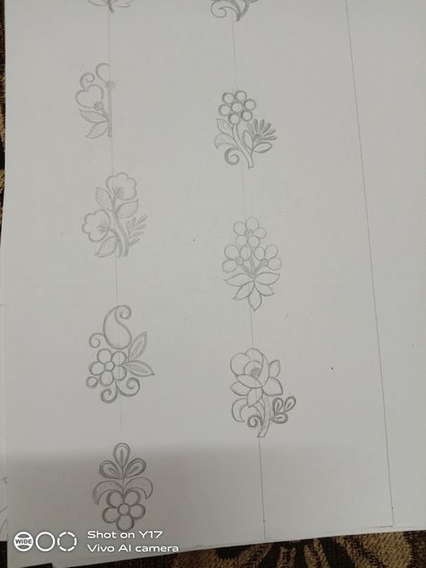 Embroidery Boti Designs, Embroidery Butti, Simple Flower Embroidery Designs, Butti Design, Buti Design, Saree Painting Designs, Simple Hand Embroidery Patterns, Flower Drawing Design, Rangoli Border Designs