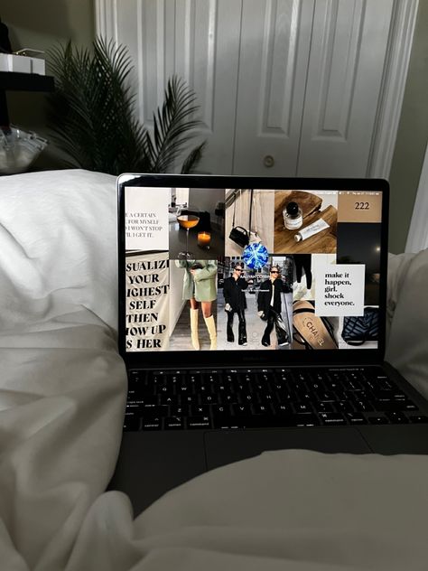 Ipad Magic Keyboard Aesthetic, Magic Keyboard Aesthetic, Ipad Organizer, Macbook Pro Laptop, Ipad Hacks, Ipad Aesthetic, Ipad Kids, Uni Life, New Macbook