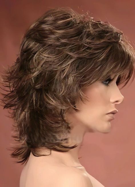 Classic Feather Haircuts with a Contemporary Twist Fluffy Layered Hair Medium, Hare Style Women, Feathered Hairstyles Medium Mid Length, Medium Shaggy Haircuts, Feathered Shag, Shag Hair, Choppy Bob Hairstyles For Fine Hair, Feathered Hair, Medium Length Wavy Hair