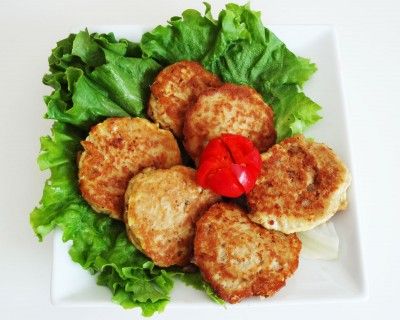 Tuna+pancakes+(Chamchijeon) Tuna Pancakes, Cooking Korean Food, Maangchi Recipes, Korean Dinner, Tuna Cakes, Korean Side Dishes, Korean Cooking, Tasty Pancakes, Korean Dishes