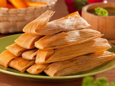 Cheese Tamales Recipe, Steaming Tamales, Traditional Tamales, How To Make Tamales, Mexican Tamales, Homemade Tamales, Pork Tamales, Authentic Mexican Recipes, Tamale Recipe