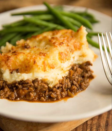 Traditional Shepherd's Pie | Don't Go Bacon My Heart 1800 Recipes, Shepherd Pies, British Dinner, Traditional Shepherds Pie, Shepherd Pie, Cottage Pie Recipe, Irish Dishes, Big Food, Shepards Pie