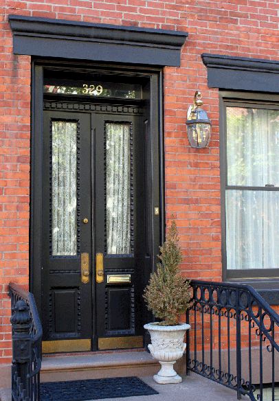 329 - my birthday!  :-) Orange Brick Houses, Black Entry Doors, Front Door Designs, Black Front Door, Orange Brick, Black Front Doors, Contemporary Hotel, Contemporary Exterior, Red Brick House