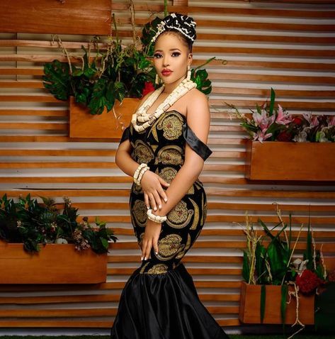 Isi Agu For Women, Igbo Queen Attire, Igbo Bride Second Outing Dress, Isiagu Styles For Ladies, Igbo Princess Attire, Igbo Traditional First Outing Attire, Igbo Bride First Outing Dress, Igbo Attire, Igbo Traditional Wedding Attire George