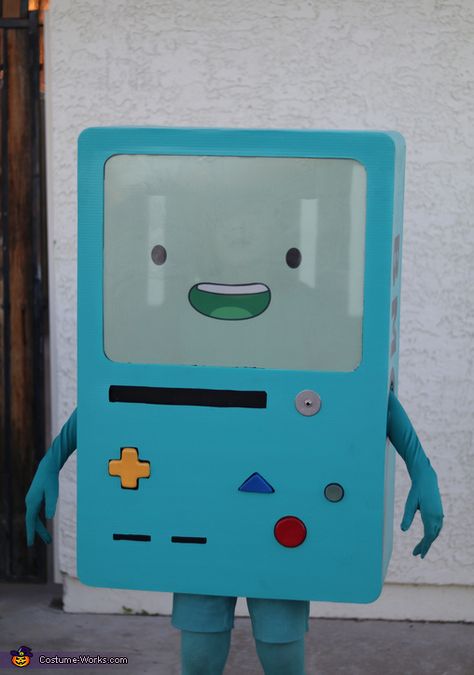 Bmo Adventure Time Costume, Ricardo Adventure Time, Bmo Cosplay, Bmo Costume, Easy Halloween Costumes Ideas, Studying Pictures, Adventure Time Costume, Bmo Adventure Time, Adventure Time Bmo