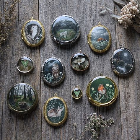 Magpie Hoard, Halloween Jewellery, Resin Jewlery, Painted Necklace, Necklace Tattoo, Cabochon Necklace, Picture Necklace, Resin Jewelry Diy, River Art