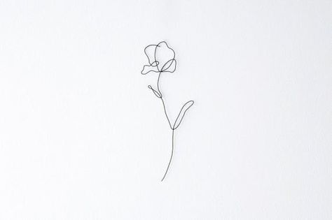 Simple Poppy Tattoo, Wire Wall Decor, California Poppy Tattoo, Orchid Flower Tattoos, Minimalist Art Wall, Poppy Tattoo, Orchid Tattoo, Wire Wall Art, Inspiration Pics