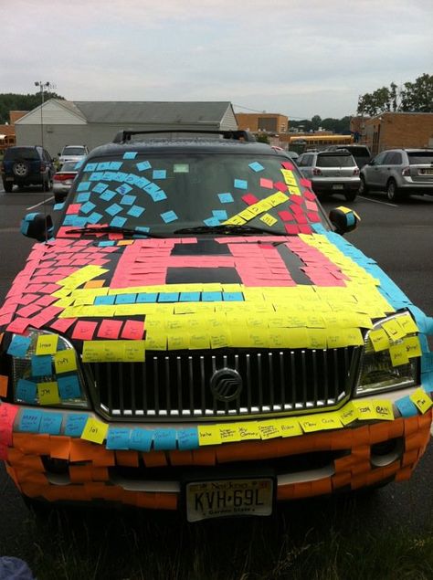 Im big on creative ideas this is my senior prank on my high school principle. I sticky-noted his entire car! Notes On Wall, Senior Prank Ideas, Best Senior Pranks, Pranks For School, Hilarious Pranks, High School Funny, Funny April Fools Pranks, Prank Ideas, School Pranks