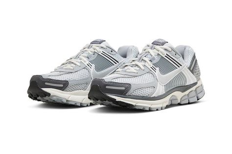 Outlander Magazine on Twitter: "Nike Zoom Vomero 5 in Grey/White dropping in 2023!🖤 https://t.co/j6GIcztva1" / Twitter Outlander Magazine, Nike Zoom Vomero 5, Nike Vomero, Nike Skateboarding, Zoom Vomero 5, Vomero 5, Shoe Inspo, Grey Wolf, Nike Shoes Women