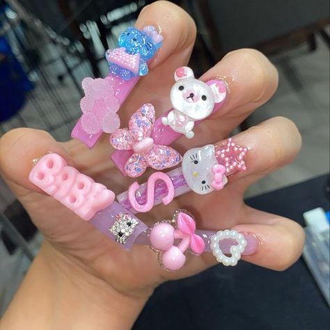 Acrylic Nails Toes, Hello Kitty Diamond, Mini Hello Kitty, Hello Kitty Nails, Really Cute Nails, Long Square Acrylic Nails, Bling Acrylic Nails, Kawaii Nails, Square Acrylic Nails