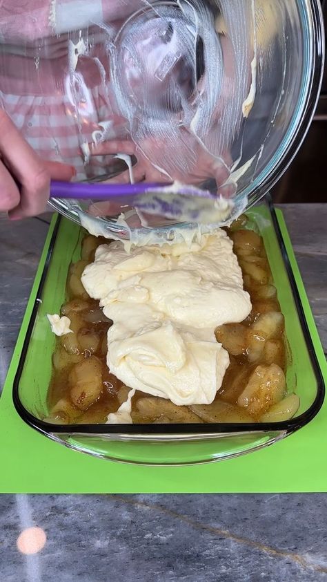 The best Apple dessert for Fall | The best Apple dessert for Fall Elaine makes a delicious apple, cheesecake, struessel dumpcake. This video was produced by Network Media, LLC and Elaine... | By My Life | Alright, that's two cans of apple pie filling. We got pretty much everything out of this one but I'm just going to do one quick pass. Alright, that looks good. A few little pieces of apple in this one. There we go. Perfect. Alright. Now I'm going to come in with my ground cinnamon. I'm going t Pound Cake With Apple Pie Filling, Apple Pie Tacos With Cheesecake Filling, Cream Cheese And Apple Pie Filling, Easy Recipes Using Apple Pie Filling, Desserts Using Apple Pie Filling, What Can I Make With Apple Pie Filling, Dessert With Apple Pie Filling, Apple Dump Cake With Pie Filling, Apple Pie Filling Desserts