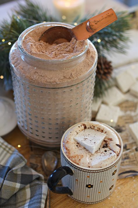 Warm up your chilly nights with this homemade hot cocoa mix! This easy recipe combines simple, pantry-friendly ingredients like cocoa powder, powdered sugar, and the key, cornstarch to give it that thick, hot chocolate feel. Ditch the store-bought mixes and make your own hot cocoa mix—rich, creamy, and made without any questionable additives. Store it in a mason jar for an instant cozy treat or package it up as a holiday gift. Just add 2 heaping tablespoons of this dry mix to your favorite mug, fill with hot water or milk, and enjoy! Organic Hot Cocoa Mix Recipe, Dry Cocoa Mix Recipe, Hot Chocolate Mix Recipe Dry Healthy, Mug And Hot Chocolate Gift, Best Homemade Hot Chocolate Mix Recipe, Hot Chocolate Powder Mix Recipe, Hot Chocolate Dry Mix Recipe, Gourmet Hot Chocolate Mix Recipe, Dry Hot Cocoa Mix Recipe