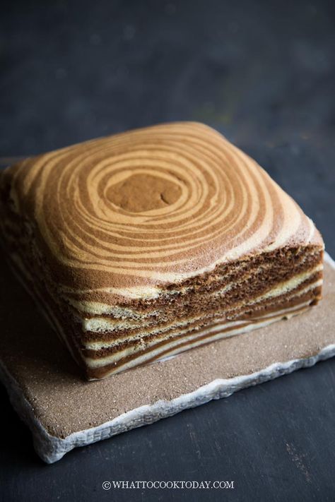 The Softest Zebra Ogura Cake Ever ! (Mocha Flavor) Ogura Cake Recipe, Marble Chiffon Cake, Mocha Sponge Cake Recipe, Ogura Cake, Molten Cake, Zebra Cake, Light Cakes, Sponge Cake Recipes, Leftover Cake