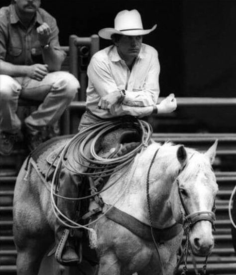 Ok yep this is officially my favorite picture of George Strait, hands down. <3 <3 George Strait Quotes, King George Strait, Team Roping, Rodeo Life, Cowboy Horse, Alan Jackson, Cowboy Up, Country Music Artists, George Strait