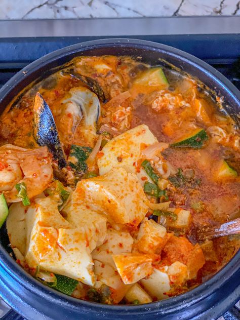 Korean Crab Soup, Korean Seafood Soup, Seafood Tofu Soup, Soondubu Recipe, Korean Tofu Recipes, Soft Tofu Soup, Korean Tofu Soup, Sundubu Jjigae, Soft Tofu Stew