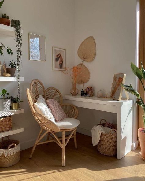 Decorating Aesthetic, Scandi Home Decor, Groovy Room, Boho Decorating, Rattan Bedroom, Gingerbread Cottage, Writing Room, Nyc Apt, Aesthetic Plants