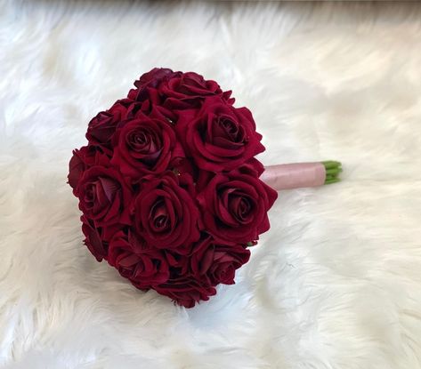 Burgundy Rose Bouquet, Dusty Rose Bouquet, Rose Bouquet Red, Red Rose Bridal Bouquet, White Calla Lily Bouquet, Crimson Wedding, Flowers Bucket, Burgundy Wedding Flowers, Bouquet Burgundy