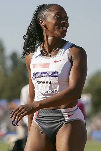 Gail Devers, Female Sprinter, Gymnastics Poses, Alex G, Sports Complex, Olympic Team, Track Field, Dark Skin Women, Track And Field