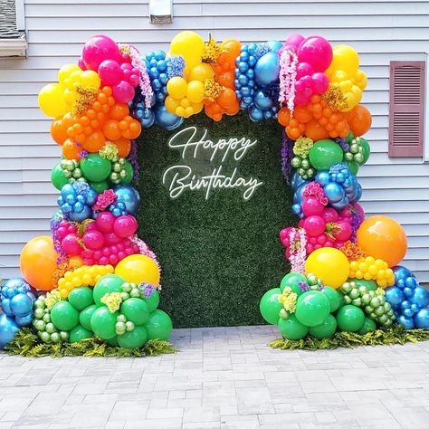 Lineth Gonzalez 💎✨💋🦄🌈💖🌹☄🌟 (@linethglz) • Instagram photos and videos Tropical Balloon Garland, Baby Shower Summer, Hawaiian Party Decorations, Flamingo Birthday Party, Hawaiian Birthday Party, Flamingo Tropical, Fiesta Tropical, Lilo Y Stitch, Flamingo Birthday