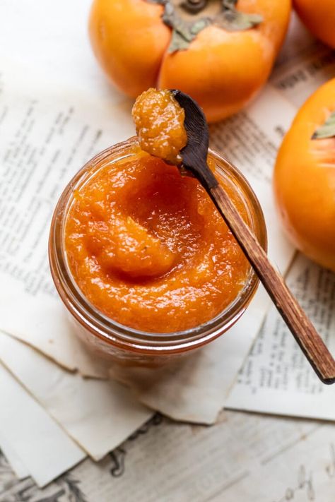 How To Dry Persimmons, Persimmon Jam Recipe, Persimmon Jam, Persimmon Bread, Cooking Therapy, Blogger Ideas, Persimmon Recipes, Pumpkin Jam, Breakfast Photography