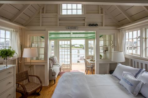 Nantucket Style Homes Interior, Nantucket Style Homes, Nantucket Cottage, Nantucket Home, Nantucket Style, Beach House Interior Design, Cottages And Bungalows, Dream Beach Houses, Tropical Home Decor