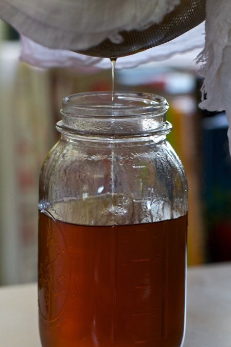 Finishing off maple syrup: Straining. Sterilizing Canning Jars, Maple Farm, Natural Food Dye, Pumpkin Juice, Heath Bars, Blueberry Juice, Maple Sugar, Chicken Sandwich Recipes, Infused Olive Oil