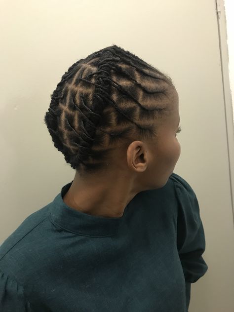 Beginner dreadlocks style Short Dreadlocks Hairstyles, Hairstyles For Beginners, Pretty Dreads, Fine Hair Men, Dreads Styles For Women, Soft Dreads, Dreadlocks Hairstyles, Long Dreads, Dreads Girl