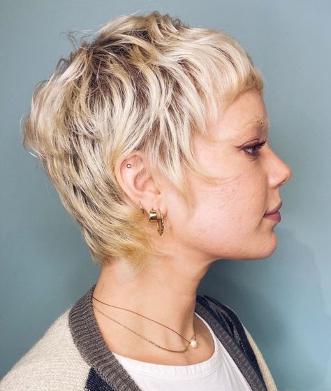 Blonde Messy Mullet for Round Faces Soft Pixie Haircut For Thick Hair, "wixie" Haircut, Pixie Mullet Haircut For Women, Short Hipster Hair, Long Blonde Pixie, Messy Mullet, Shaggy Pixie Mullet, Unique Haircuts, Feminine Short Hair