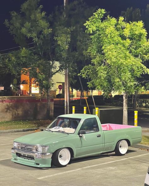 @lowtoyalex on Instagram: “Clean your dishes🍽…” Ls Swap Obs Chevy, Square Body Chevy Lowered, Regal Lowrider, Single Cab Trucks, Car Essentials, Lowered Trucks, Stance Nation, Nike Wallpaper, Toyota Trucks