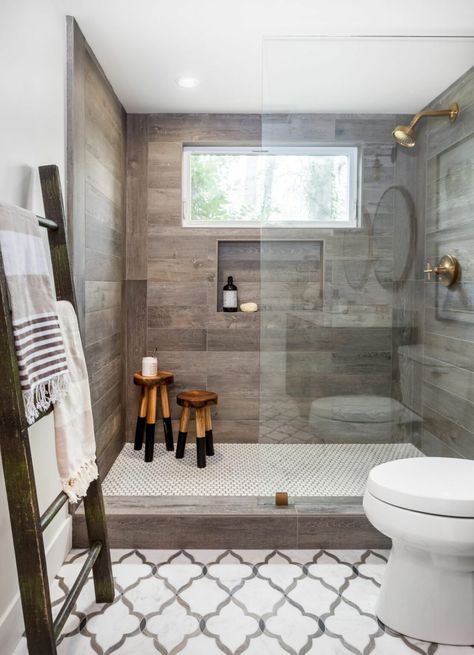 10 Walk-In Showers With Seats: Styles for a Comfortable Bathroom Shower Seat Ideas, Bathroom Shower Seat, Modern Country Bathroom, Luxury Farmhouse, Ideas Baños, Small Bathroom Tiles, Farmhouse Tile, Bathroom Model, Black Tile