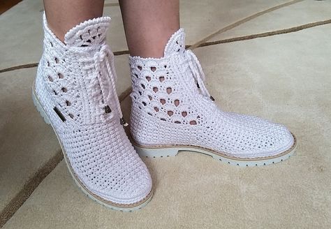 Crochet boots free pattern