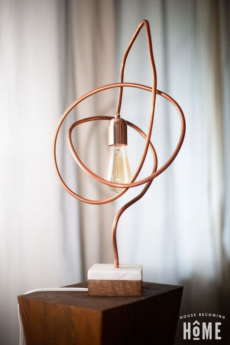 Copper Pipe Lighting, Copper Pipe Projects, Diy Copper Decor, Diy Light House, Copper Pipe Art, Industrial Diy Decoration, Industrial Diy Decoration Ideas, Copper Decoration, Blitz Design