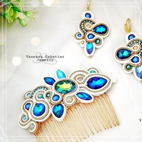 Orecchini sartoriali cuciti interamente a mano con cristalli e perline Catania Italy, Soutache Pendant, Shibori Jewelry, Soutache Necklace, Bridal Accessory, Metal Comb, Bridal Comb, Soutache Earrings, Soutache Jewelry