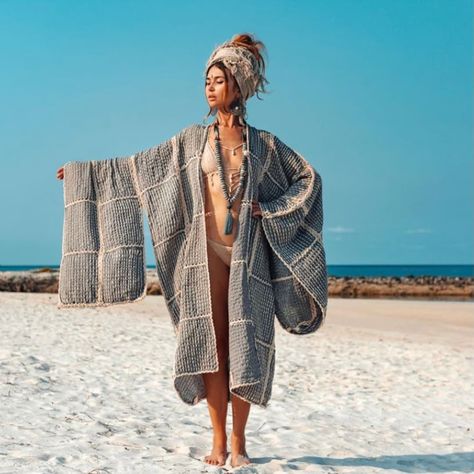 Spiritual Fashion, Beach Poncho, Patchwork Kimono, Crochet Kimono, Upcycle Clothes Diy, Maxi Kimono, Long Sleeve Kimono, Embroidered Kimono, Kimono Duster