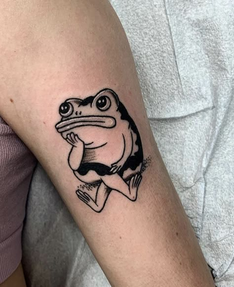 Over The Garden Wall Tattoo Simple, Over The Garden Wall Tattoo, Frog Tattoo Ideas, Cool Frog, Tattoo Guide, Tattoo Over Scar, Frog Tattoo, Frog Tattoos, Healing Tattoo