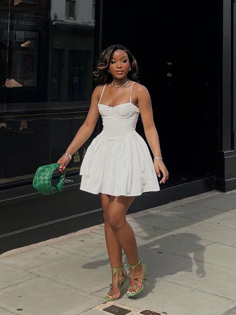 Brunch Outfit Black Woman Dress, 21st Bday Outfit Ideas Summer, All White Dress Outfit Classy, 21 Birthday Dress Ideas, 21st Birthday Outfits Black Women, Cute Birthday Outfits, Grad Dresses, Cute Everyday Outfits