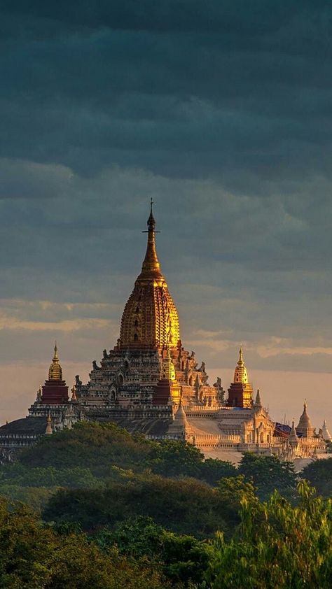 M Myanmar Places, Burmese Architecture, Bagan Temples, Historical Temples, Space Art Gallery, Digital Graphics Art, Shwedagon Pagoda, Bagan Myanmar, Haha Photos