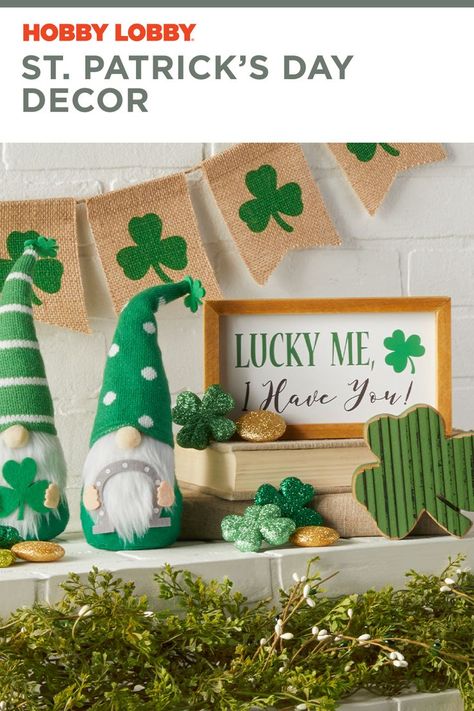 Diy St Patricks Day Decor, St Patrick's Day Treats, Patricks Day Decorations, St Patricks Day Decor, San Patrick, Tiered Shelf, St Patrick's Day Decor, Elderly Activities, St Patrick's Day Decorations