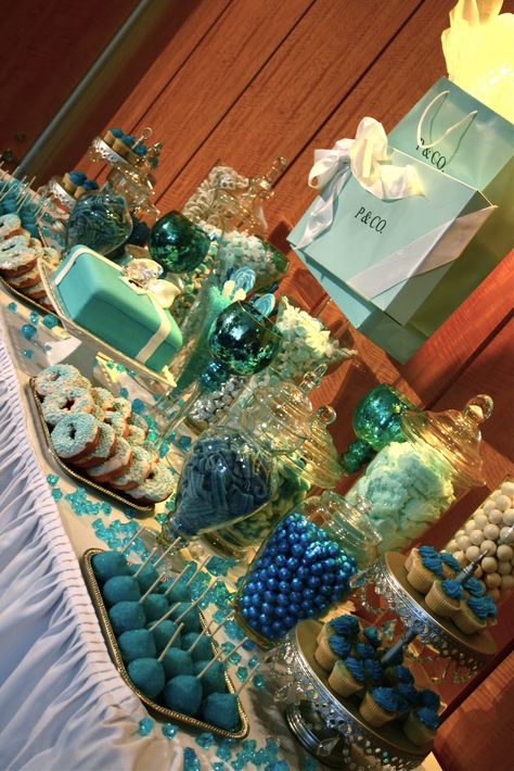 Cake Buffet, Candy Corner, Turquoise Party, Tiffany Theme, Candy Girls, Bar A Bonbon, Bar Mitzva, Tiffany Party, Candy Buffet Tables