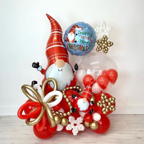 Christmas Bubble Balloons, Holiday Balloon Decorations, Christmas Balloon Bouquets, Balloon Structures, Christmas Balloon Decorations, Balloon Garland Diy, My Diary, Moms Crafts, Christmas Balloons