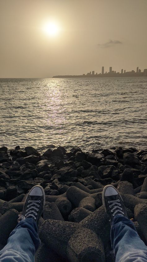 sunset aesthetics, sunset core, mumbai core, converse Mumbai Sunset Snapchat, Aesthetic Mumbai, Mumbai Trip, Travel Dairies, Interior Design Portfolios, Mumbai City, The Sound Of Waves, Better Man, Sky Photography Nature