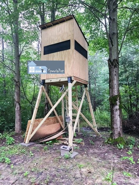 Deer Blind Plans Diy, Tripod Deer Stand, Tower Deer Stands, Homemade Deer Blinds, Deer Blind Plans, Deer Hunting Stands, Deer Stand Plans, Shooting House, Hunting Stands