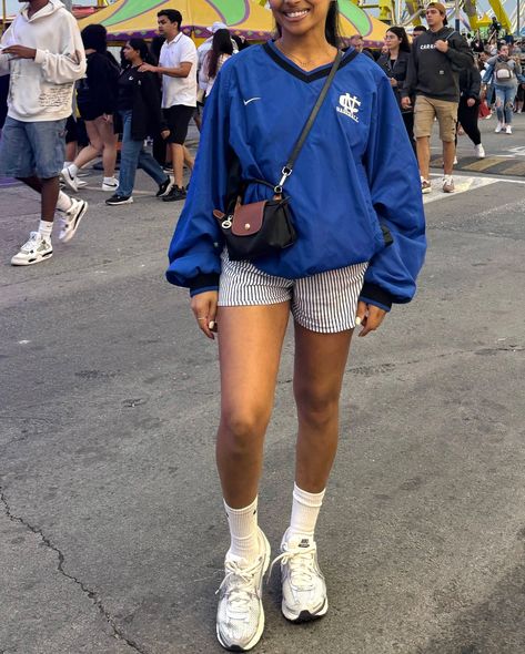 going to CNE to eat, duh 🎡 @relocationtoronto Vintage Pullover Jacket @longchamp Le Pliage Pouch @nike Vomero 5 - #CNE #summersover #torontosummer #fair Longchamp Le Pliage Pouch, Longchamp Pouch, Toronto Summer, Nike Vomero, Instagram Creator, Vomero 5, Vintage Pullover, The Comfy, Vintage Pullovers